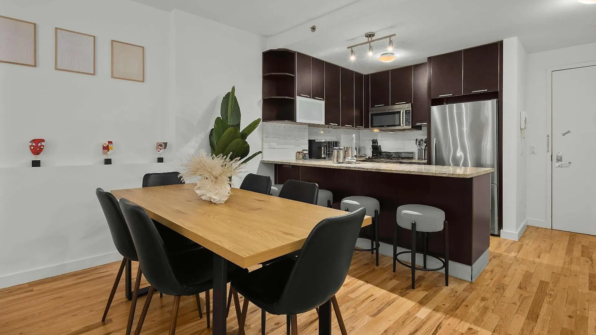 Spacious 2Br Steps From Times Square & Broadway New York 0*,  USA