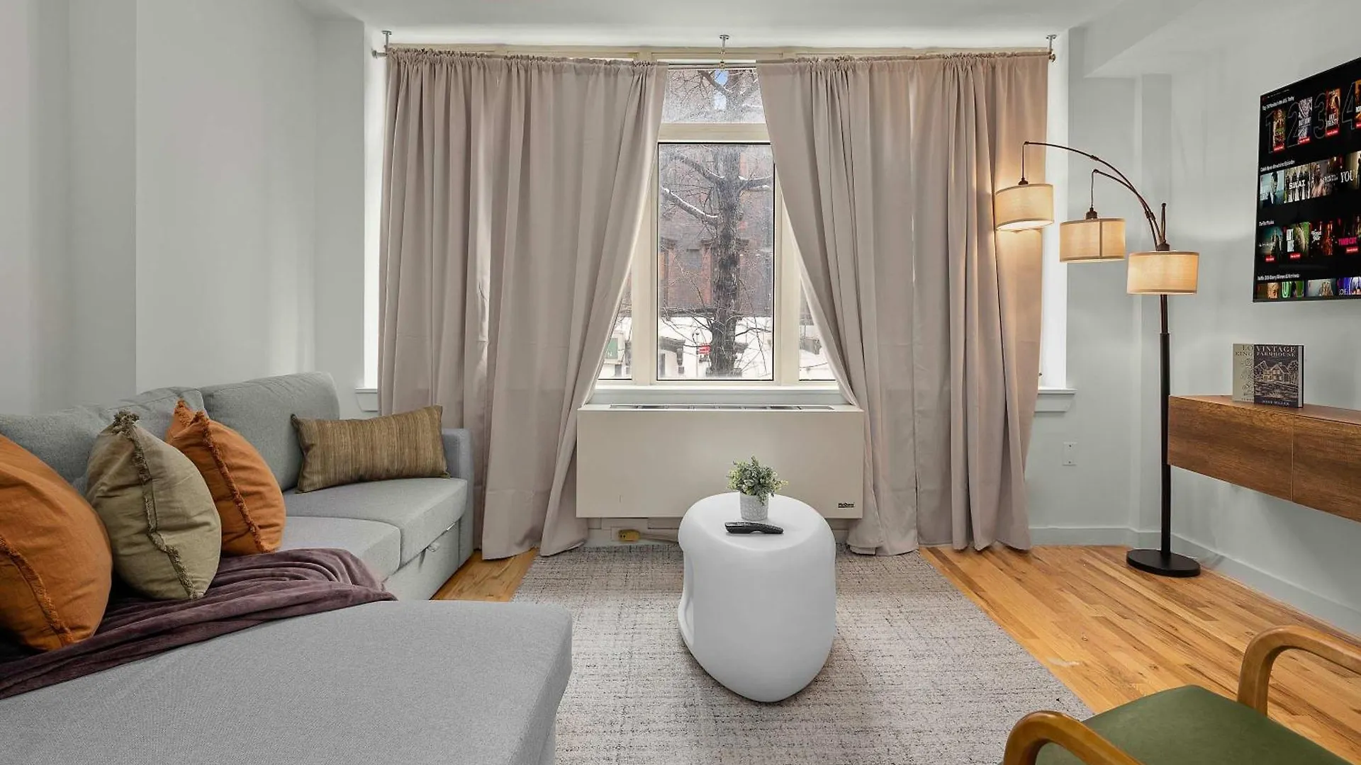 Spacious 2Br Steps From Times Square & Broadway New York